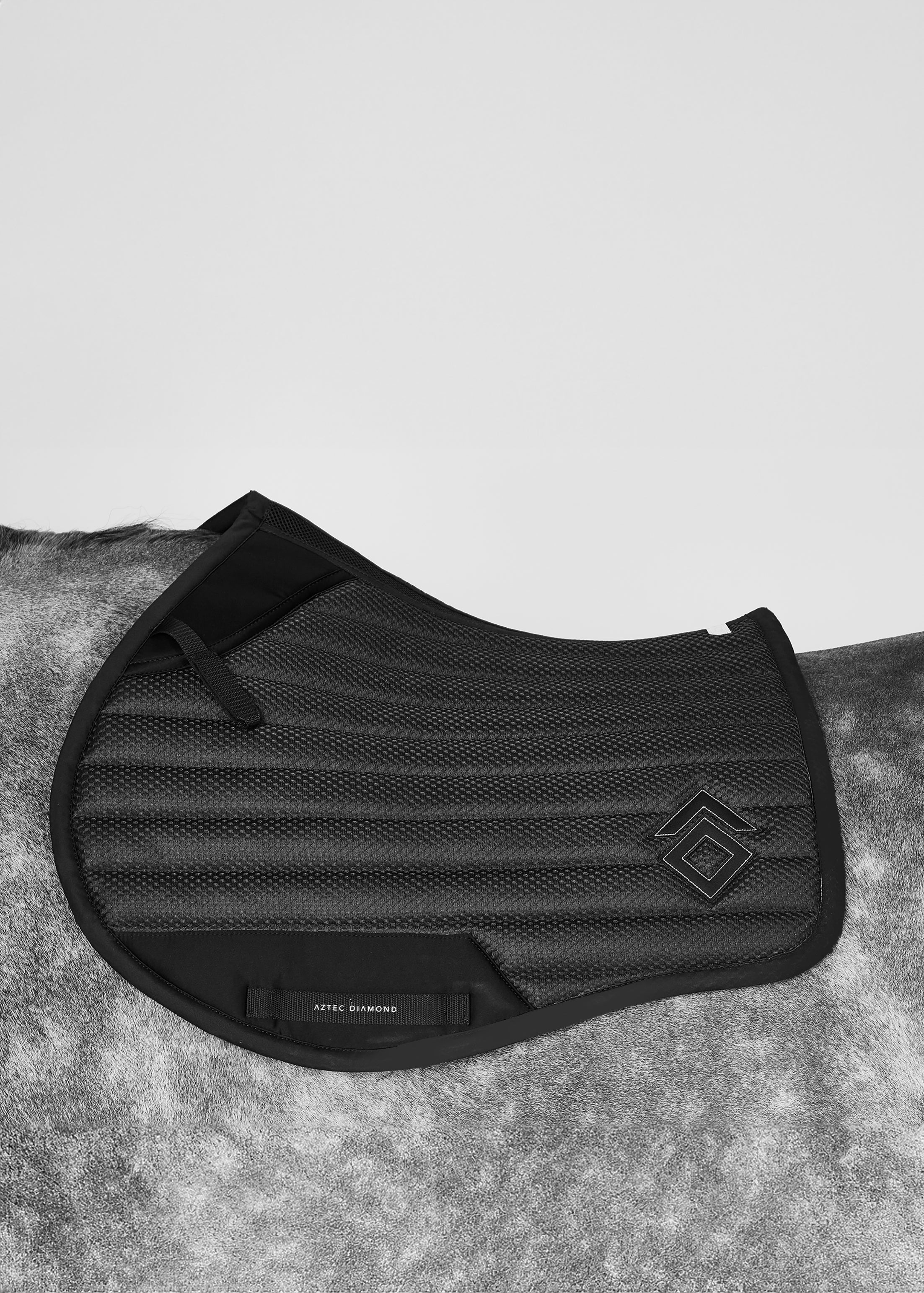 Aztec Diamond Mesh Jumping Saddle Pad - Image 4