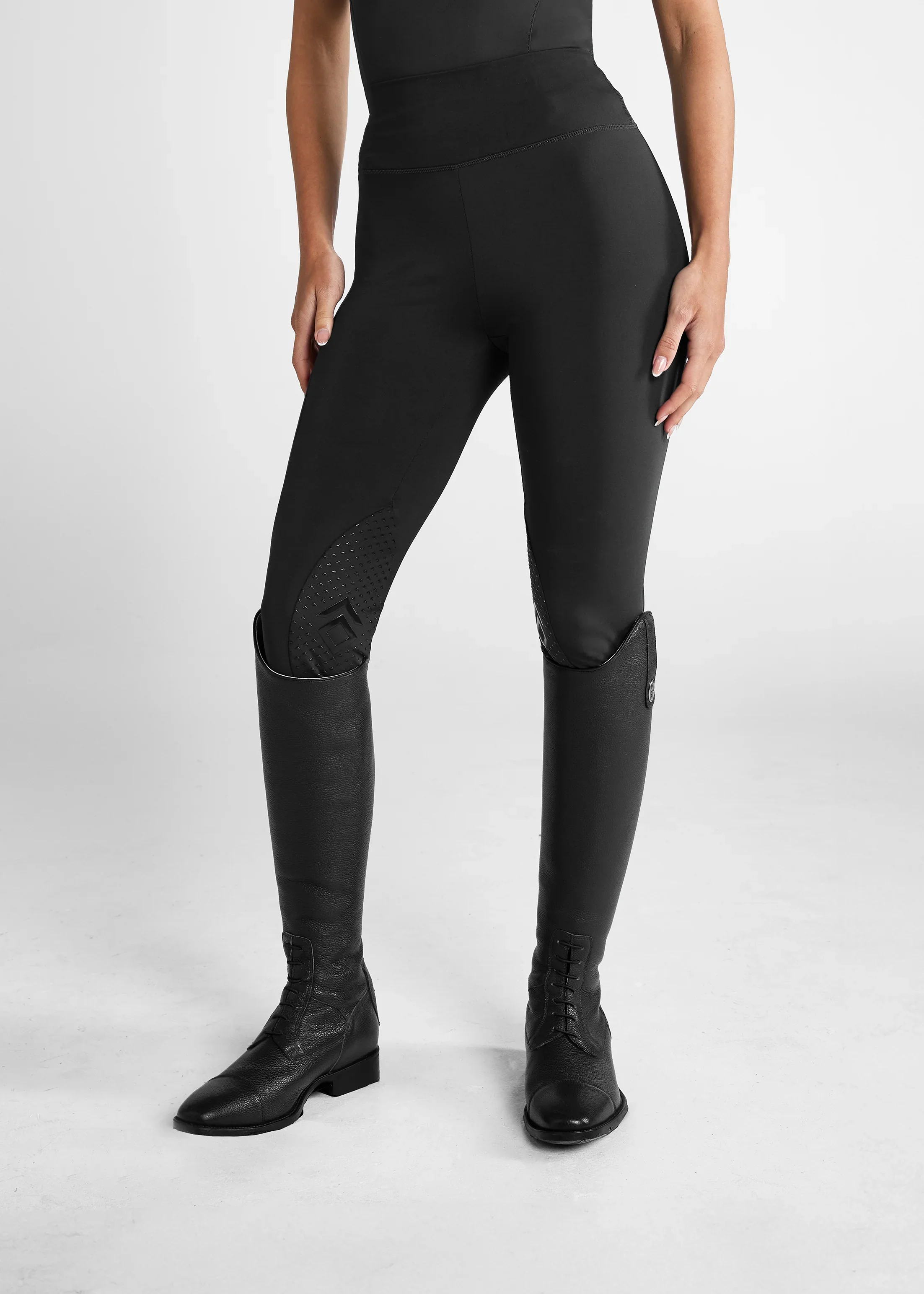 Aztec Diamond Black Essential Leggings Knee Grip - Image 3